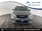 Used 2021 Chrysler Pacifica Touring-L image 2