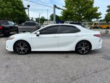 Used 2018 Toyota Camry SE image 2