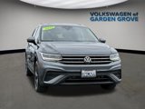Used 2022 Volkswagen Tiguan SE image 2