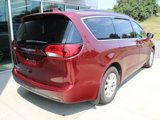 Used 2018 Chrysler Pacifica Touring Plus image 4