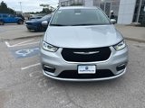 Used 2023 Chrysler Pacifica Touring-L image 5