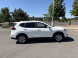 Used 2020 Nissan Rogue SV image 2