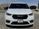New 2025 Chrysler Pacifica Select image 3