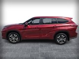 Used 2023 Toyota Highlander XLE image 4