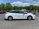 Used 2022 Toyota Prius L Eco image 2