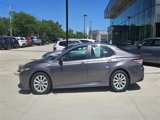 Used 2018 Toyota Camry LE image 2