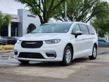 Certified 2023 Chrysler Pacifica Touring-L image 3
