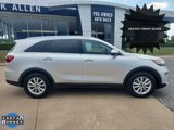 Used 2020 Kia Sorento LX w/ LX I4 Convenience Package image 2