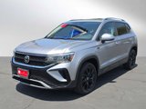 Used 2022 Volkswagen Taos SE w/ Panoramic Sunroof Package image 3