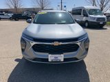 Used 2024 Chevrolet Trax LT w/ Sunroof Package image 3