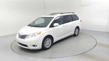 Used 2017 Toyota Sienna Limited Premium image 3