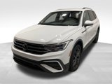 Certified 2024 Volkswagen Tiguan SE image 3