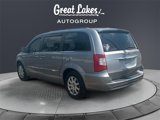 Used 2013 Chrysler Town & Country Touring image 3