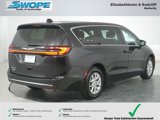 Certified 2023 Chrysler Pacifica Touring-L image 4
