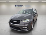 Used 2022 Chrysler Pacifica Touring-L image 3