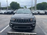 Used 2017 Jeep Grand Cherokee Limited image 3
