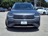 Used 2022 Volkswagen Tiguan SE image 2