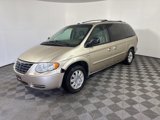 Used 2006 Chrysler Town & Country Touring image 3