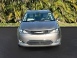 Used 2018 Chrysler Pacifica Touring-L w/ Premium Audio Group image 2
