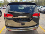 Used 2018 Chrysler Pacifica Touring-L Plus w/ Tire & Wheel Group image 4