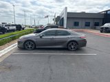 Used 2020 Toyota Camry SE image 3