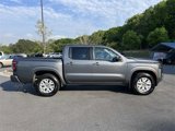 Used 2022 Nissan Frontier SV image 2