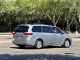 Used 2016 Toyota Sienna XLE image 3
