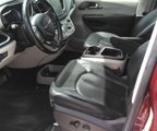 Used 2021 Chrysler Pacifica Touring-L image 6