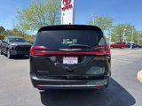 Used 2023 Chrysler Pacifica Touring-L image 5