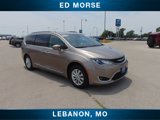 Used 2018 Chrysler Pacifica Touring-L w/ Advanced Safetytec Group image 4
