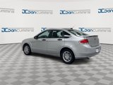 Used 2010 Ford Focus SE image 6