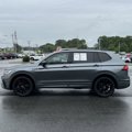 Used 2022 Volkswagen Tiguan SE R-Line image 2