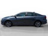 Used 2022 Kia Forte LXS image 2