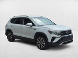 Used 2022 Volkswagen Taos SE image 3