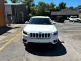 Used 2019 Jeep Cherokee Latitude w/ Cold Weather Group image 3