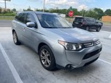 Used 2014 Mitsubishi Outlander SE image 2