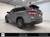 Used 2017 Toyota Highlander SE image 2