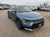 Used 2023 Kia Niro SX Touring image 2