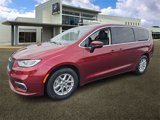 Used 2023 Chrysler Pacifica Touring-L image 3