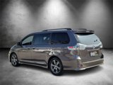 Used 2017 Toyota Sienna SE Premium image 4