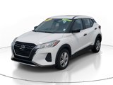 Used 2021 Nissan Kicks S image 3