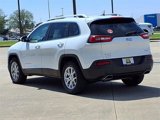 Used 2015 Jeep Cherokee Latitude w/ Comfort/Convenience Group image 3