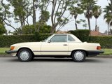 Used 1987 Mercedes-Benz 560 SL image 2