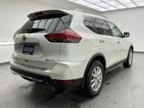 Used 2017 Nissan Rogue SV image 4