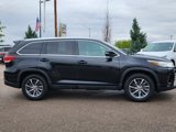Used 2019 Toyota Highlander XLE image 3