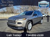 Used 2016 Jeep Cherokee Sport image 3