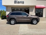 Used 2017 Jeep Grand Cherokee Laredo w/ Quick Order Package 23E image 4