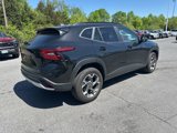 Used 2025 Chevrolet Trax LT w/ Sunroof Package image 5