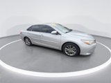 Used 2017 Toyota Camry SE image 2