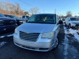 Used 2009 Chrysler Town & Country LX image 2